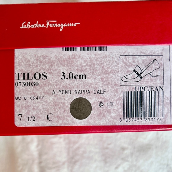 NWT Salvatore Ferragamo Tilos almond Nappa  calf leather heels - Picture 8 of 8